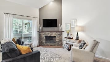 Apartment (2 Bedrooms) | Front of property