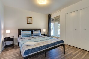 4 bedrooms, iron/ironing board, bed sheets - Quiet Ridgecrest Vacation Rental w/ Private Yard! (Ridgecrest)