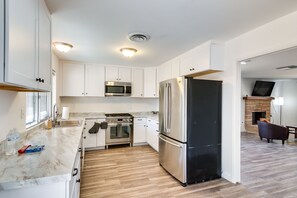 Private kitchen - Quiet Ridgecrest Vacation Rental w/ Private Yard! (Ridgecrest)