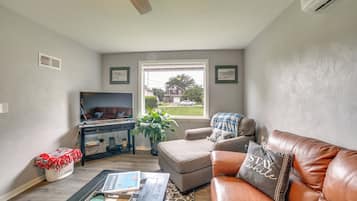 House (2 Bedrooms) | Interior