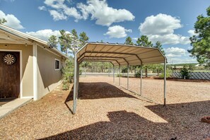 House (4 Bedrooms) | Interior - Furnished Porch + Gas Grill: Lakeside Cottage Stay (Lakeside)