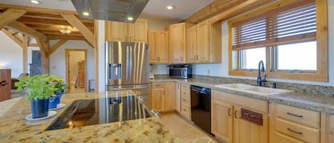 House (6 Bedrooms) | Interior