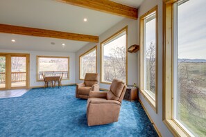 Interior - Corvallis 'coyote Creek House' w/ Mountain Views! (Corvallis)