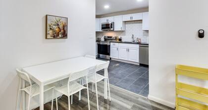 Pet-friendly Overland Park Condo With Pool Access!