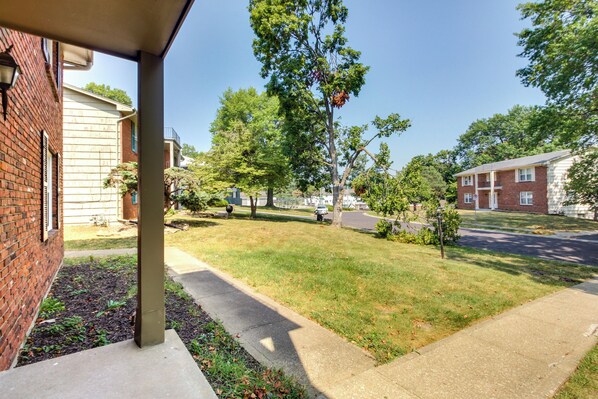 Apartment (2 Bedrooms) | Interior - Pet-friendly Overland Park Condo With Pool Access! (Lenexa)