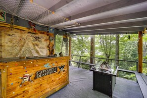 Property grounds - Beech Mountain Home w/ Fire Pit < 1 Mi to Skiing! (Banner Elk)