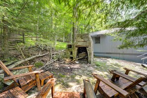 Property grounds - Beech Mountain Home w/ Fire Pit < 1 Mi to Skiing! (Banner Elk)