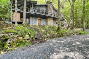 Exterior - Beech Mountain Home w/ Fire Pit < 1 Mi to Skiing! (Banner Elk)