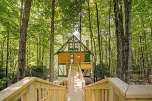Interior - Decks & Views: Scenic Cabin in Beech Mountain! (Banner Elk)