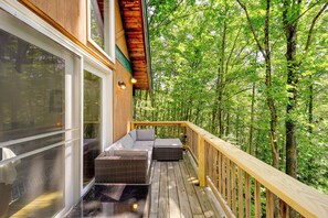 House (3 Bedrooms) | Interior - Wooded Retreat w/ Decks & Views in Beech Mountain! (Banner Elk)