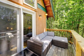 House (3 Bedrooms) | Interior - Wooded Retreat w/ Decks & Views in Beech Mountain! (Banner Elk)