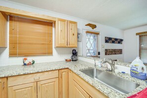 Interior - Ski, Hike & Explore! All-season Condo in Beech Mtn (Banner Elk)