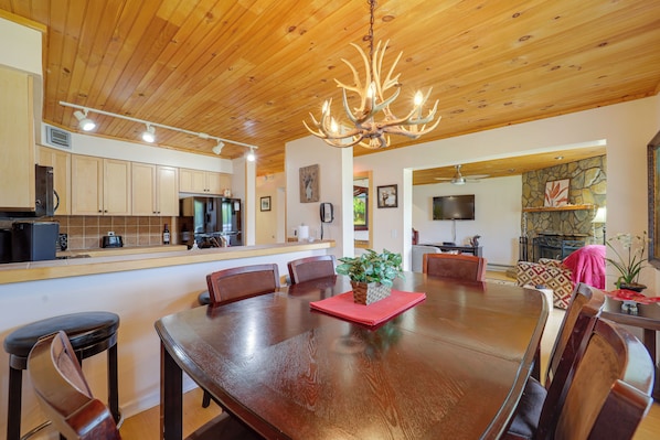 Apartment (2 Bedrooms) | Interior - All-season Retreat w/ Deck in Beech Mountain! (Banner Elk)