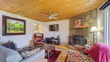 Apartment (2 Bedrooms) | Front of property