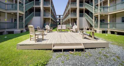 Hike, Bike & Fish: Condo w/ Deck in Beech Mountain