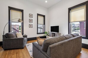 Apartment (1 Bedroom) | Front of property - Sleek Millersburg Apartment in Downtown! (Millersburg)