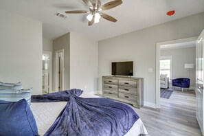 Apartment (2 Bedrooms) | Interior - Pet-friendly Vacation Rental in Biloxi Near Beach! (Biloxi)