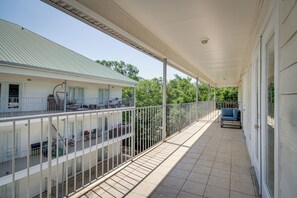 Apartment (2 Bedrooms) | Interior - Pet-friendly Vacation Rental in Biloxi Near Beach! (Biloxi)