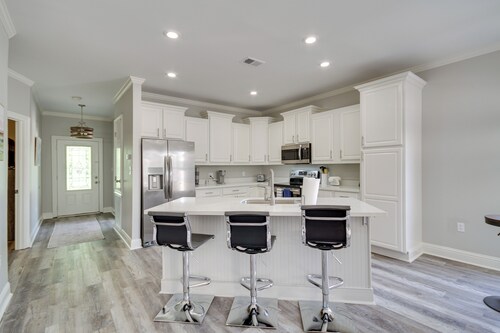 Pet-friendly Vacation Rental in Biloxi Near Beach!