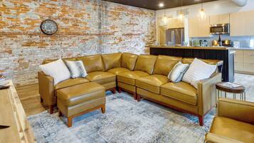 Apartment (2 Bedrooms) | Front of property