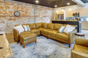 Apartment (2 Bedrooms) | Front of property - Downtown Millersburg Retreat w/ Sleek Interior! (Millersburg)