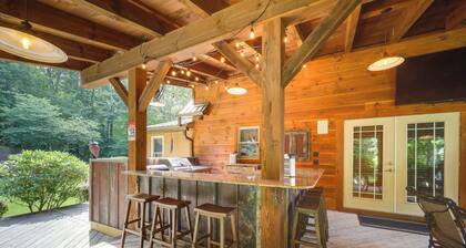 7 Mi to Beech Mountain Skiing: Home w/ Fire Pit