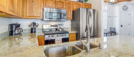 House (3 Bedrooms) | Interior