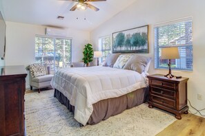 House (3 Bedrooms) | Interior - Walk to City Park: Family-friendly Show Low Home (Show Low)
