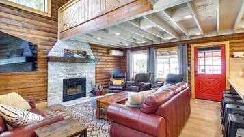 House (2 Bedrooms) | Front of property