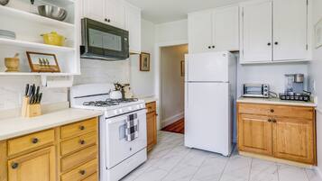 Apartment (1 Bedroom) | Interior