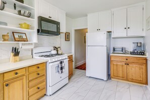 Apartment (1 Bedroom) | Interior