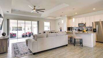 ํ์ฐ์ค (4 Bedrooms) | ๋ด๋ถ