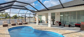 Furnished Lanai & Yard: Comfy Lehigh Acres Getaway