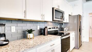 ํ์ฐ์ค (4 Bedrooms) | ๋ด๋ถ