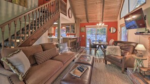 Living area - Lake Arrowhead Cabin w/ Decks < 2 Mi to Village! (Bullhead City)