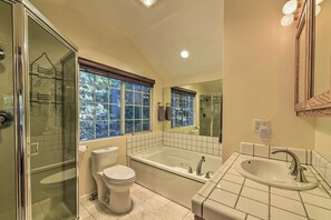 House (4 Bedrooms) | Bathroom