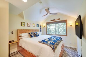 Room - Lake Arrowhead Cabin w/ Decks < 2 Mi to Village! (Bullhead City)