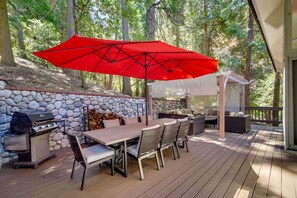 Outdoor dining - Lake Arrowhead Cabin w/ Decks < 2 Mi to Village! (Bullhead City)