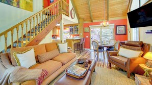 Living area - Lake Arrowhead Cabin w/ Decks < 2 Mi to Village! (Bullhead City)
