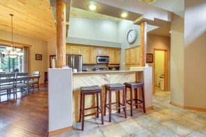 House (3 Bedrooms) | Interior
