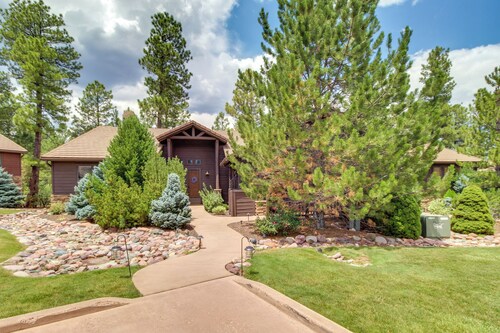 Spacious Torreon Cabin w/ Deck & Gas Grill!