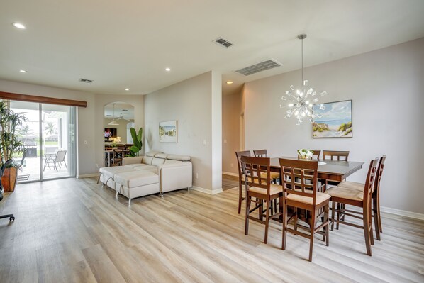 House (4 Bedrooms) | Interior