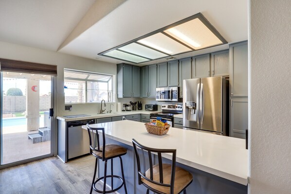 House (4 Bedrooms) | Private kitchen | Microwave, oven, stovetop, dishwasher