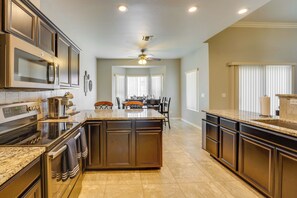 House (4 Bedrooms) | Interior - Beautiful Bullhead City Home Rental w/ Yard! (Bullhead City)