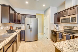 House (4 Bedrooms) | Interior - Beautiful Bullhead City Home Rental w/ Yard! (Bullhead City)