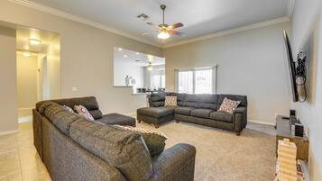 House (4 Bedrooms) | Interior