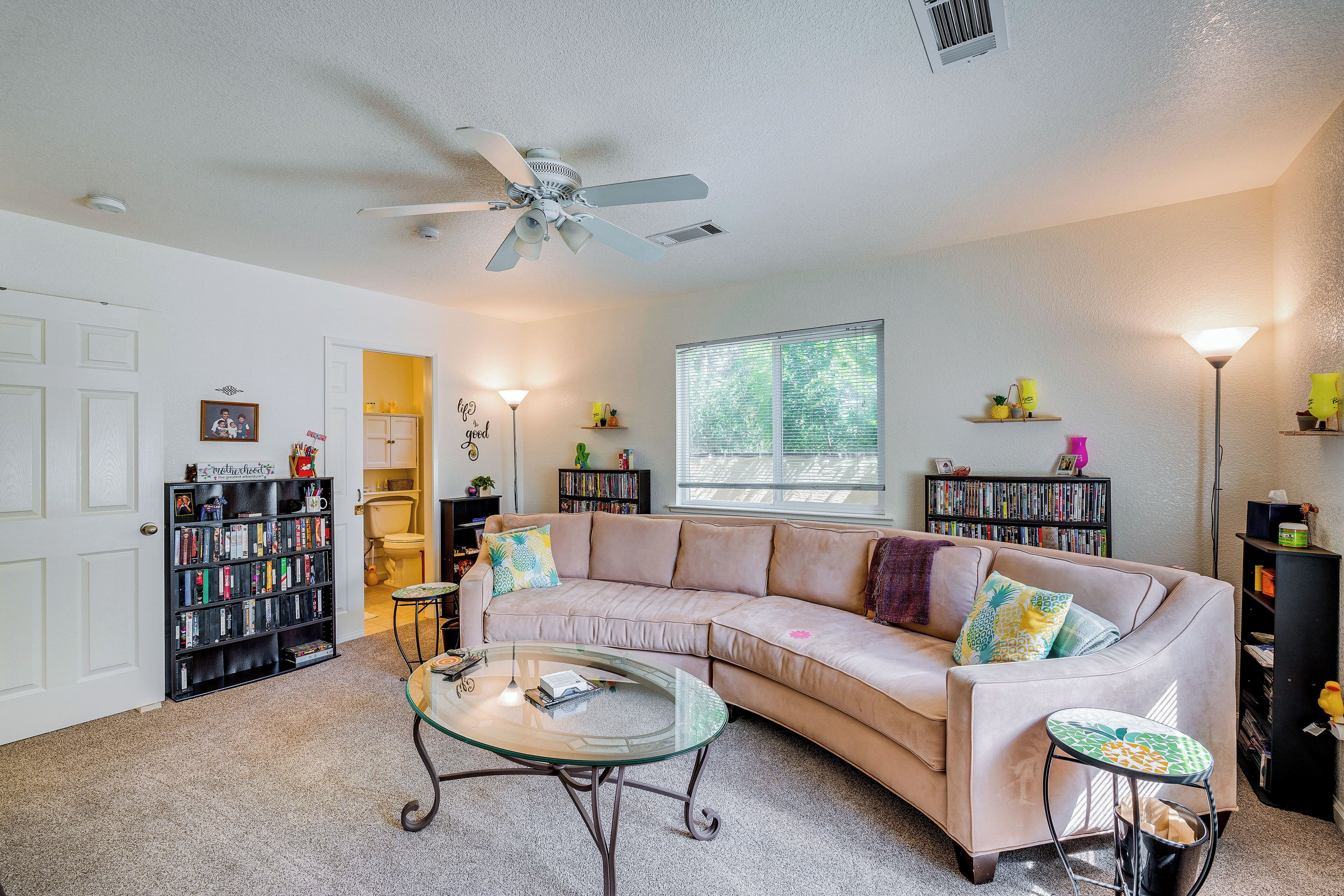 獨棟房屋 (1 Bedroom) | 起居區 | 電視、壁爐