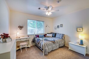 Interior - Sunny Lodi Getaway - Walk to Downtown & Wineries (Lodi)