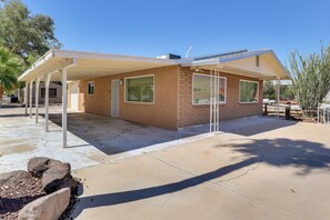 Villa (2 Bedrooms) | Interior - Riverfront Bullhead City Home w/ Mountain Views! (Bullhead City)