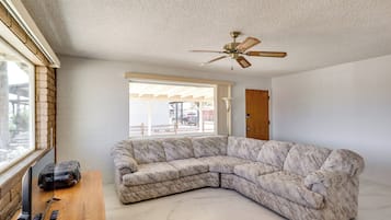 Villa (2 Bedrooms) | Front of property